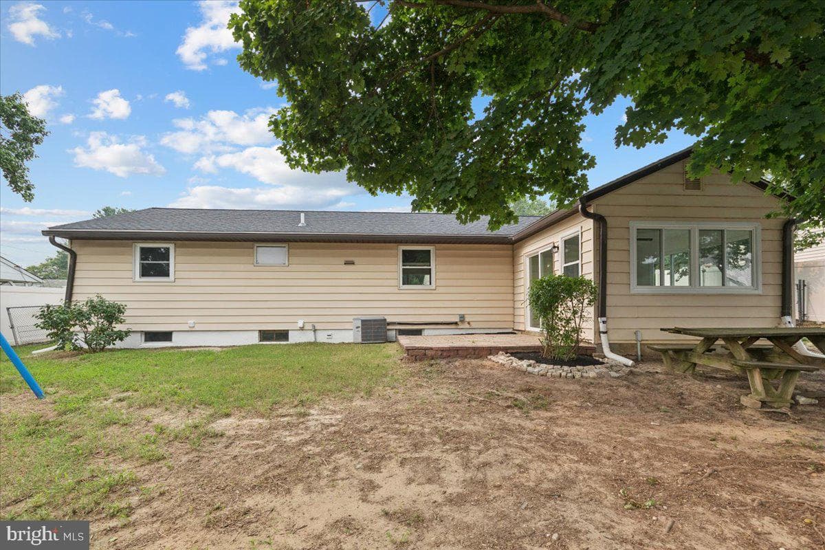 105 Chalmers Avenue photo 46