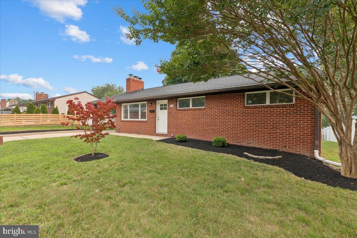 105 Chalmers Avenue photo 51