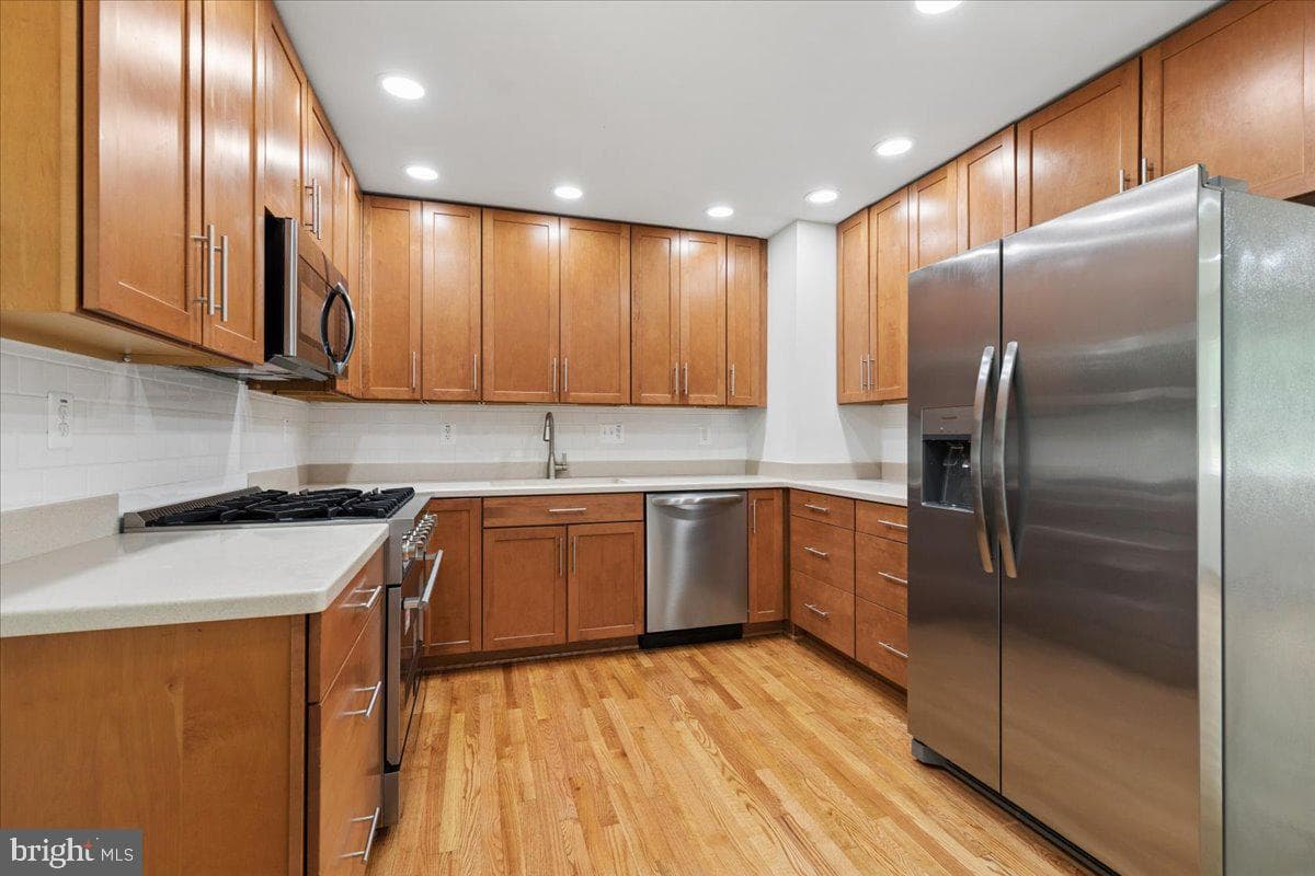 105 Chalmers Avenue photo 8