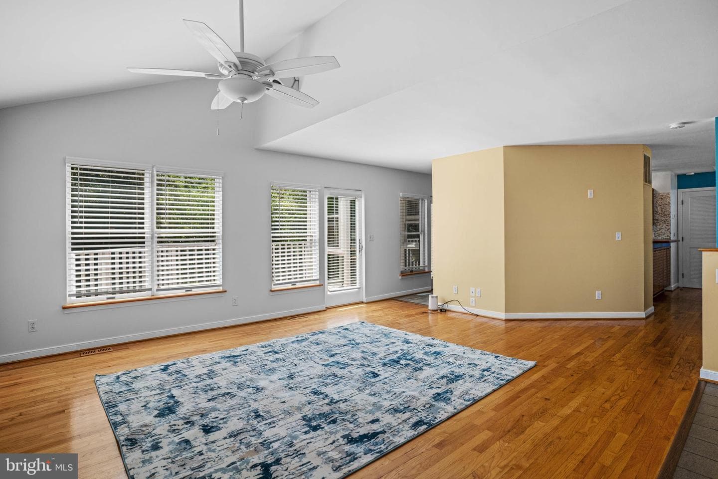 4734 Oak Rd photo 9