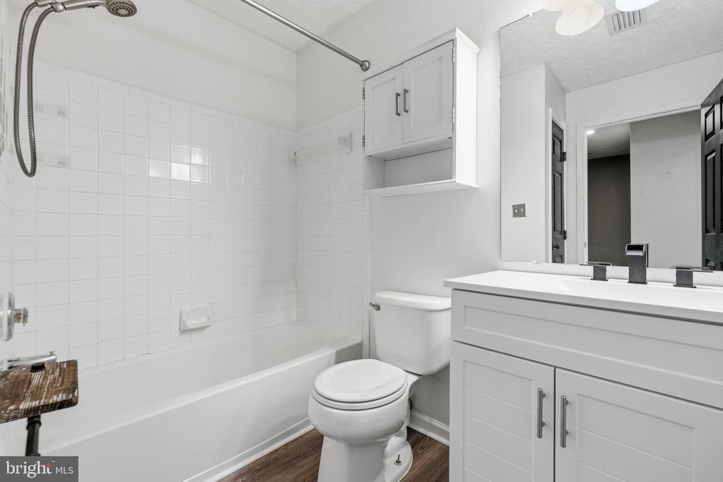 1037 Chestnut Cove Drive photo 11