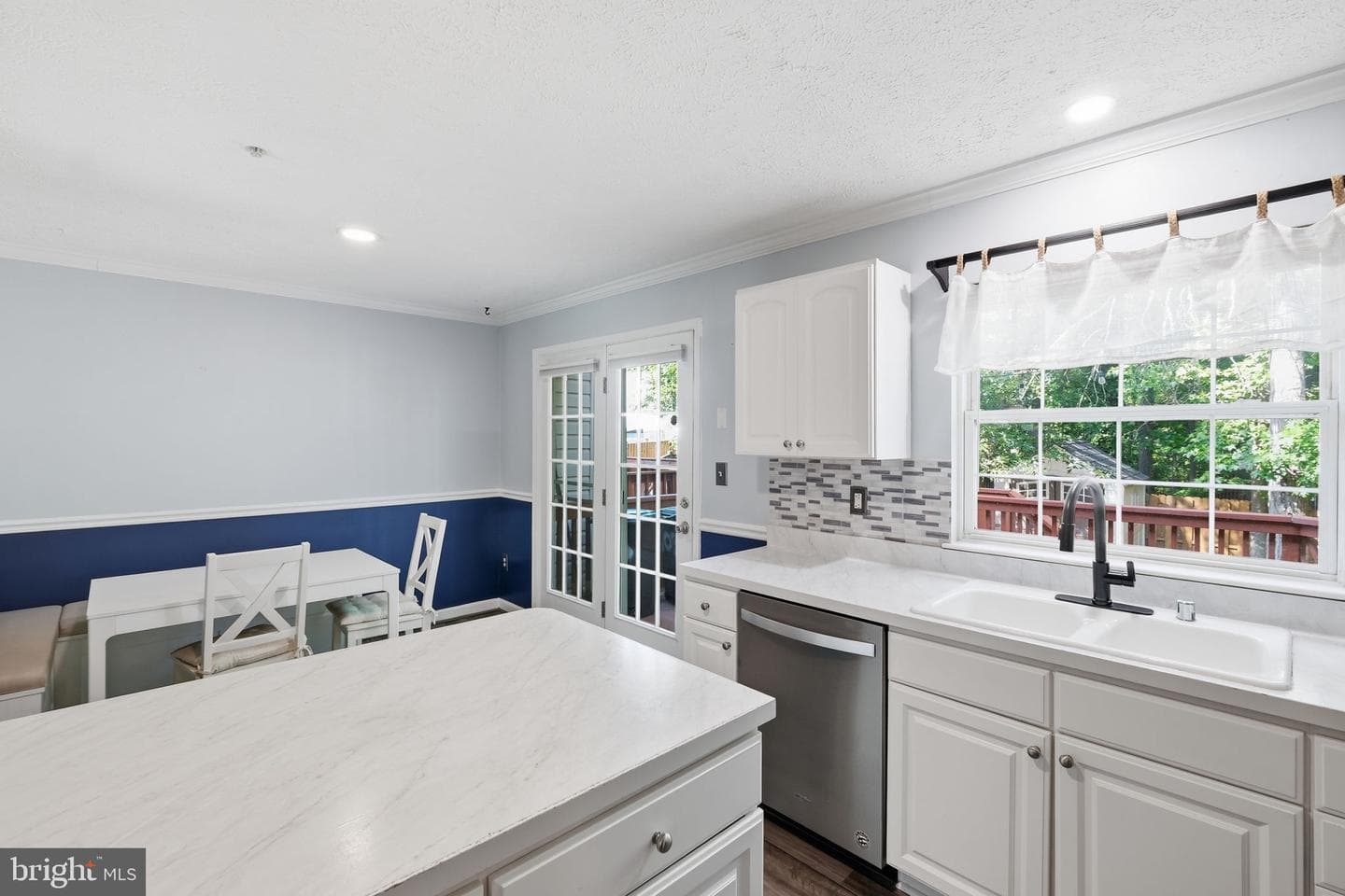 1037 Chestnut Cove Drive photo 6