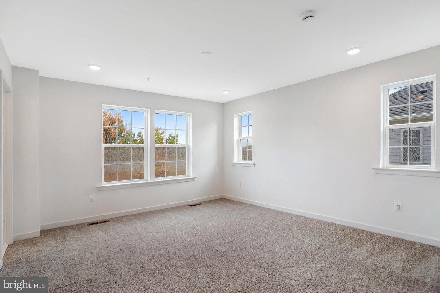 5733 Howard Drive photo 32