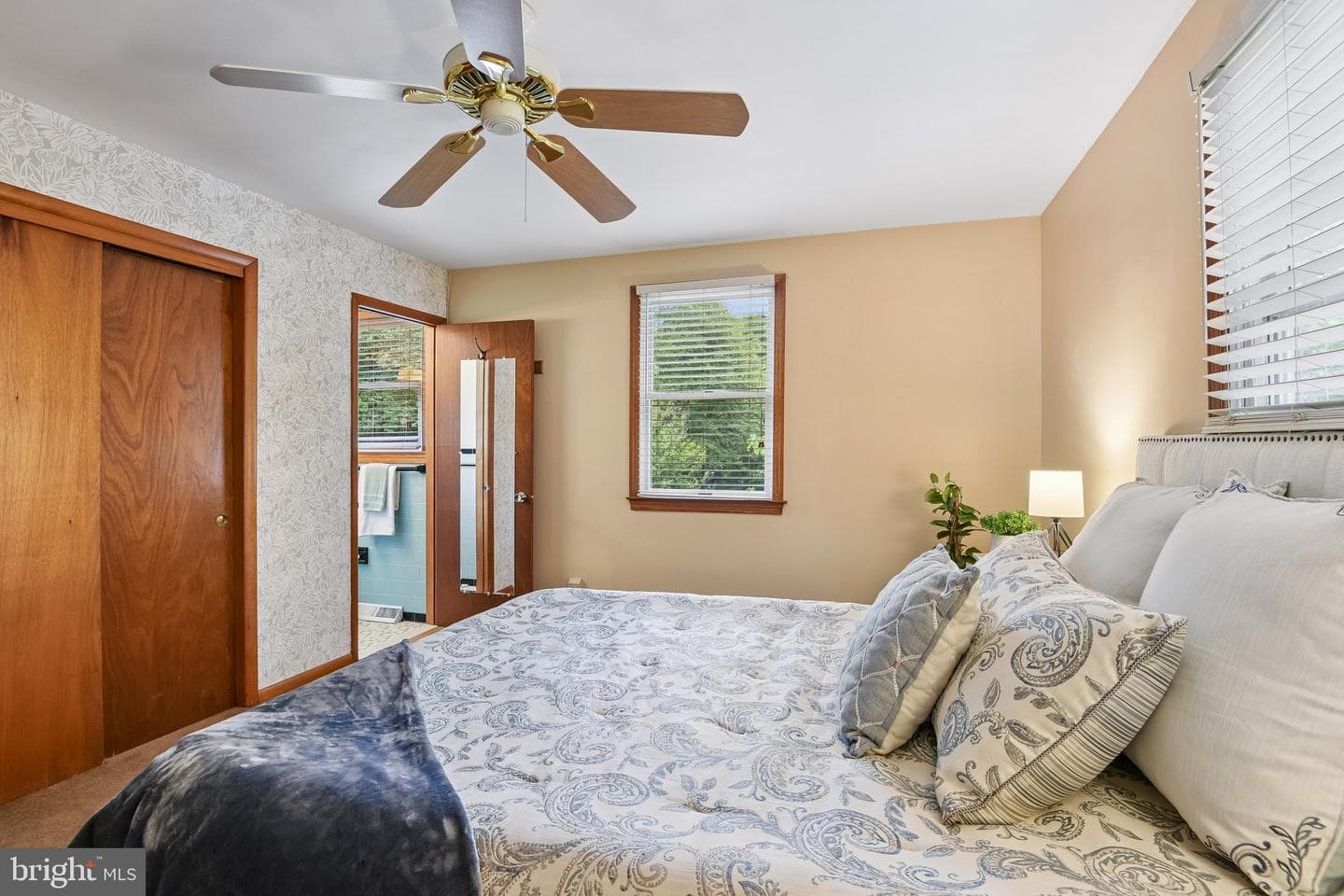 878 Oakdale Cir photo 17