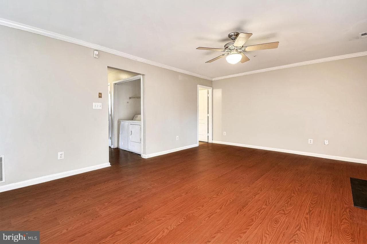 1727 Wood Carriage Way #105 photo 15