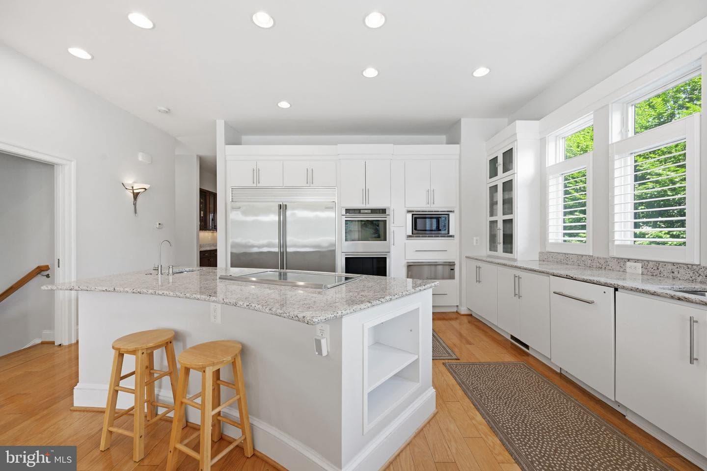 641 Honeysuckle Lane photo 14