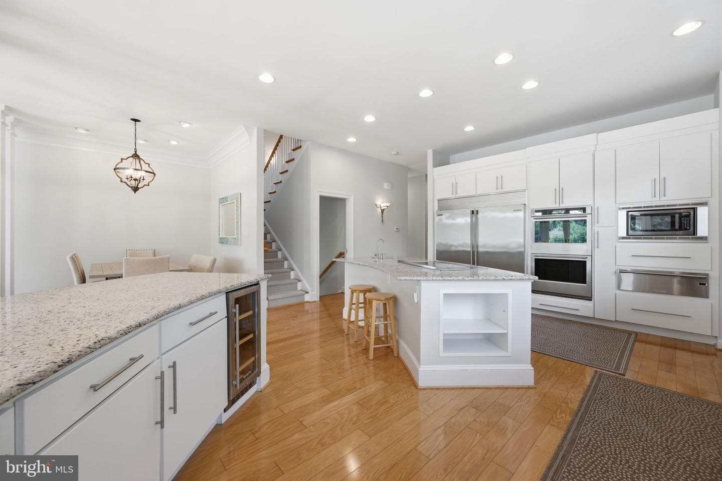 641 Honeysuckle Lane photo 15