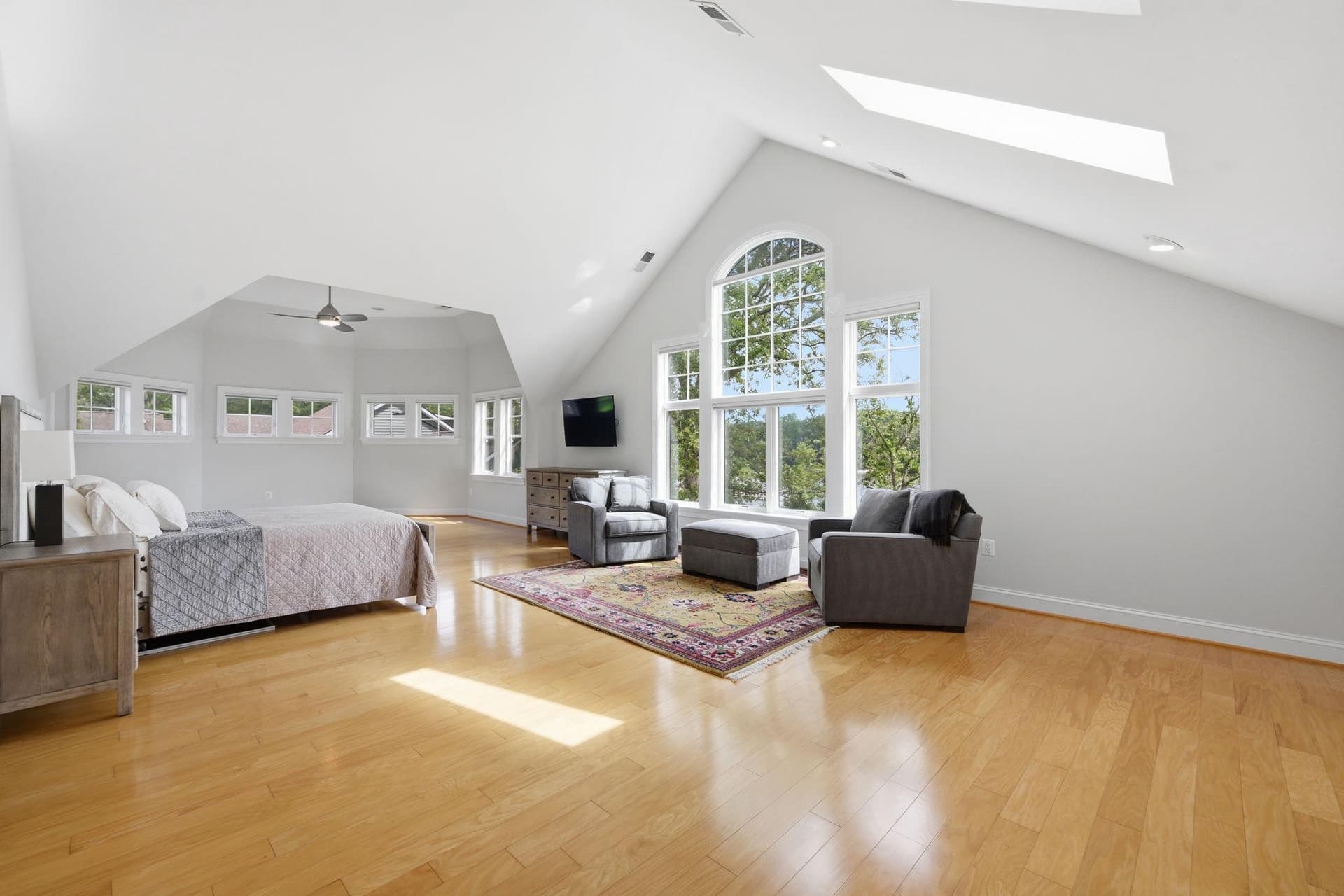 641 Honeysuckle Lane photo 21