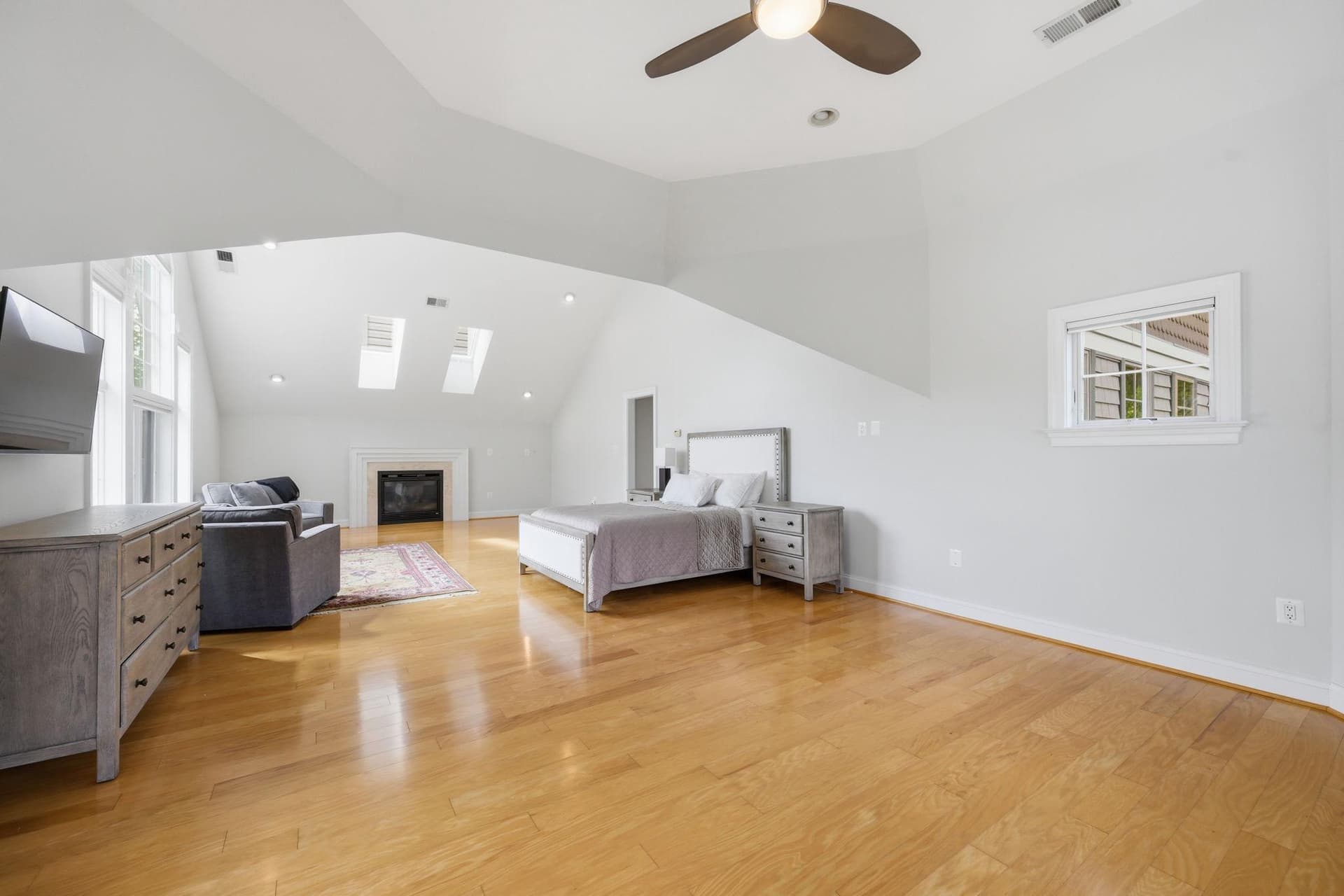 641 Honeysuckle Lane photo 23