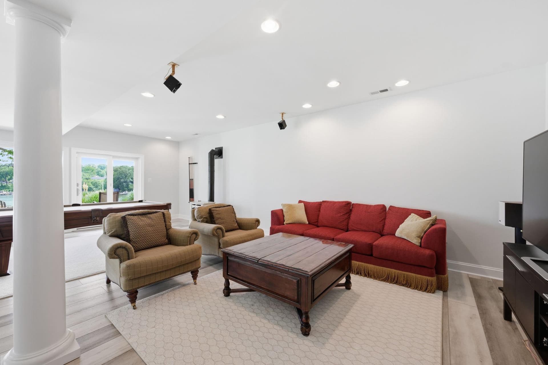 641 Honeysuckle Lane photo 38