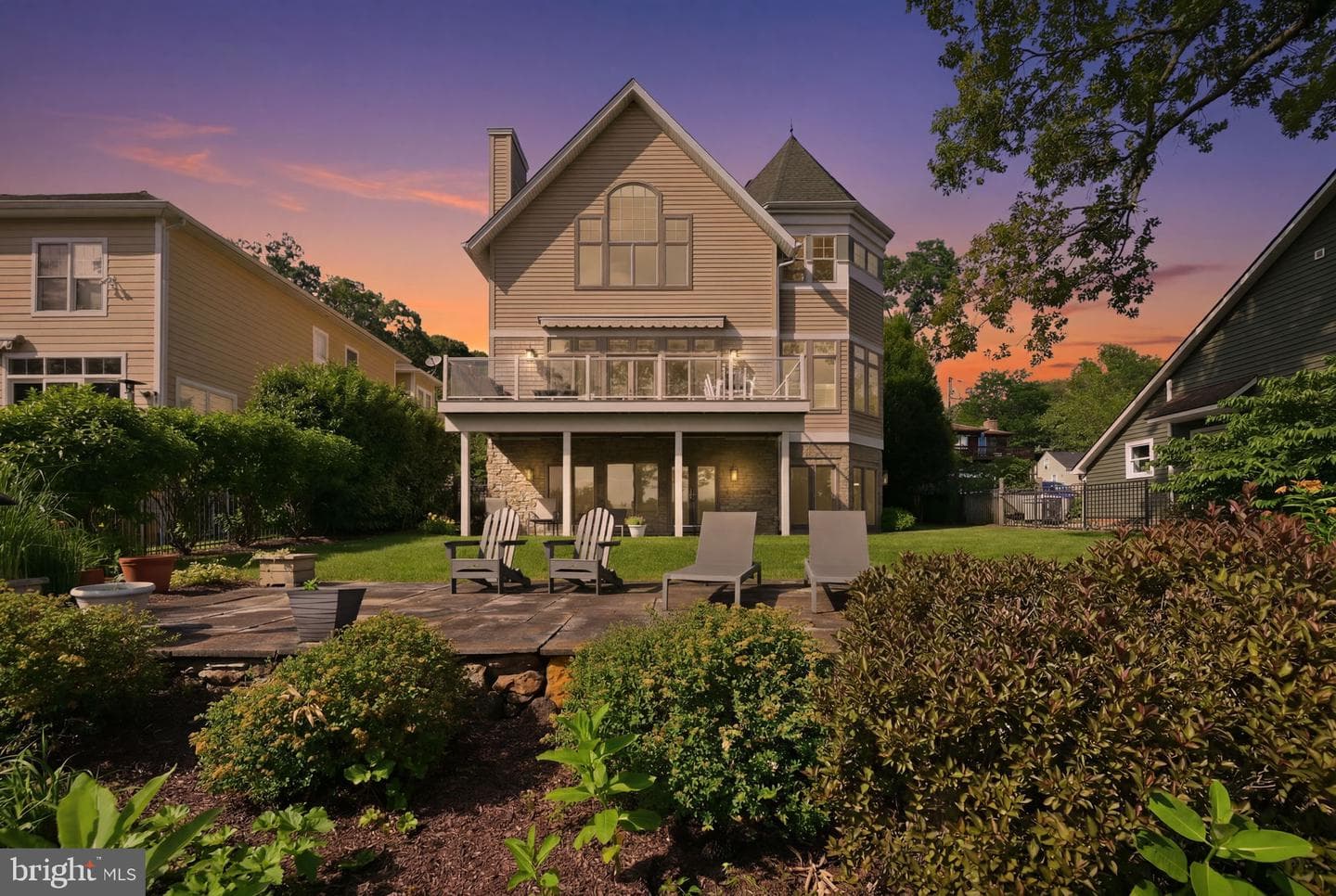 641 Honeysuckle Lane photo 4