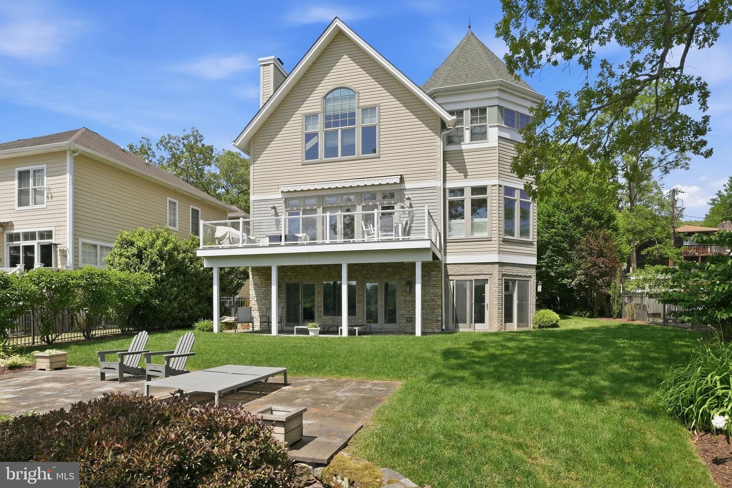 641 Honeysuckle Lane photo 44