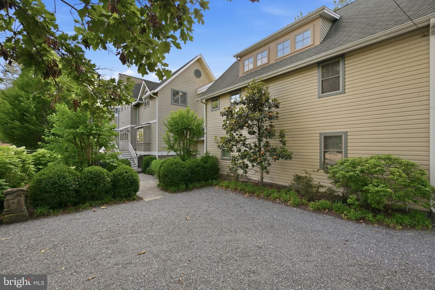 641 Honeysuckle Lane photo 59