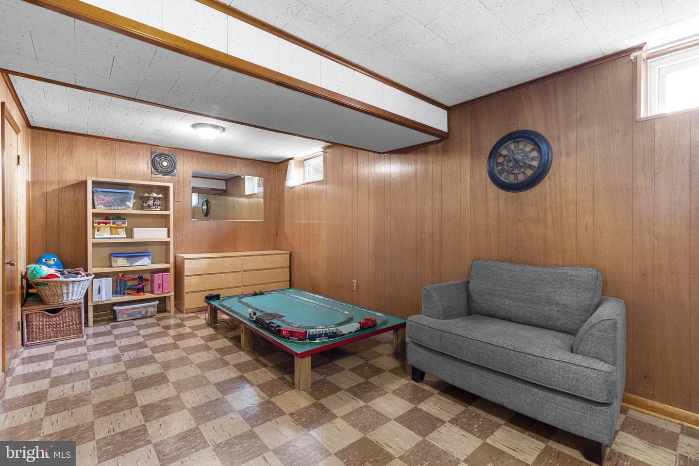 805 Glenview Avenue photo 32