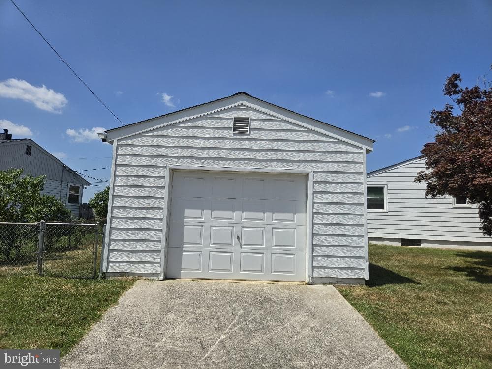 1624 Pleasantville Drive photo 3