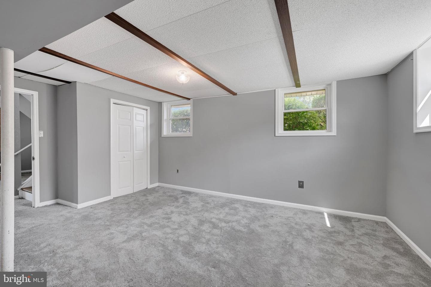 482 Kenora Drive photo 27