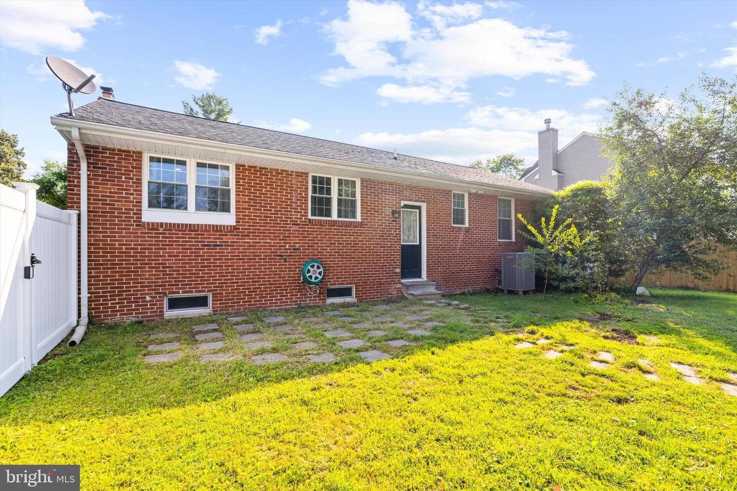 8028 Woodholme Circle photo 23