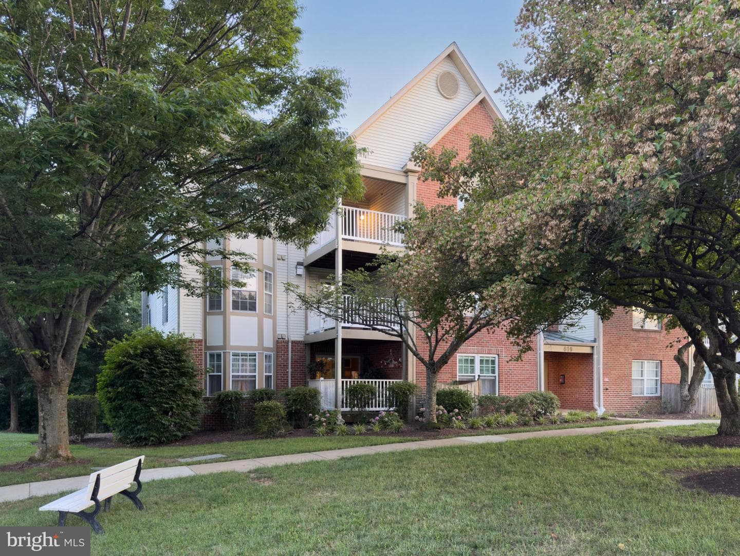 619 Admiral Drive #401 photo 1