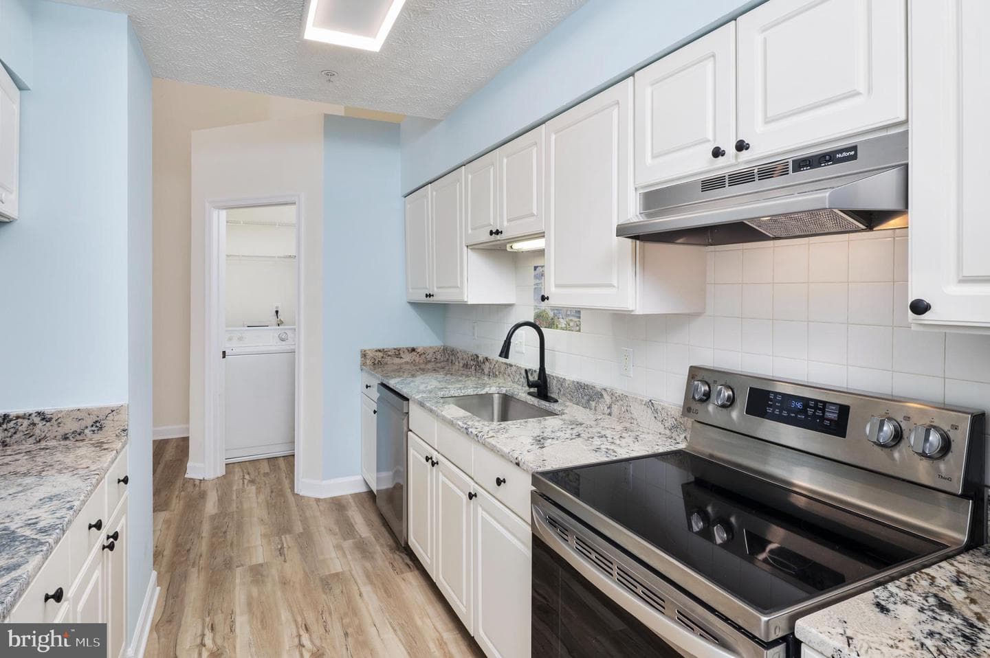 619 Admiral Drive #401 photo 10