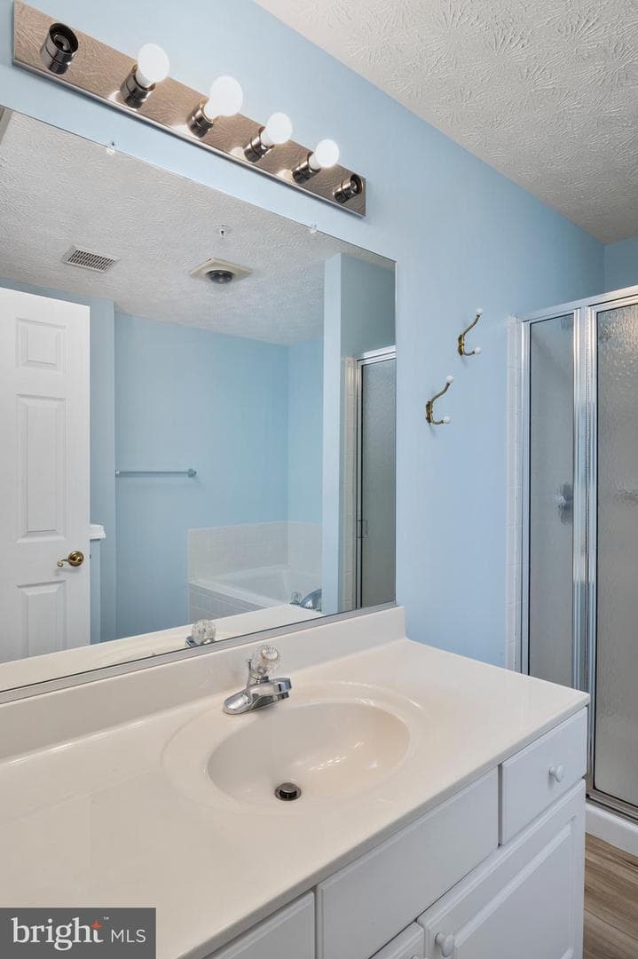 619 Admiral Drive #401 photo 16