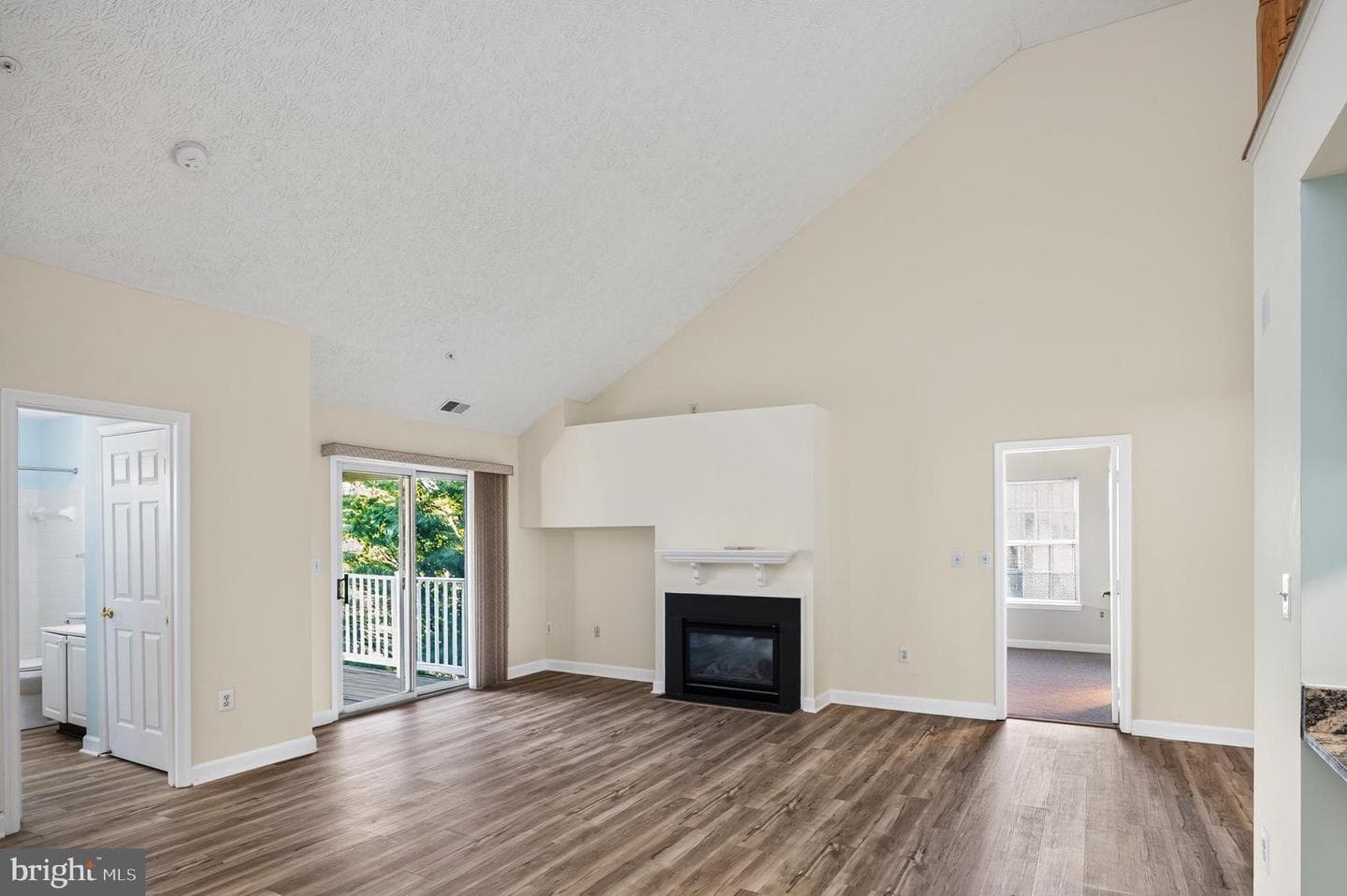619 Admiral Drive #401 photo 5
