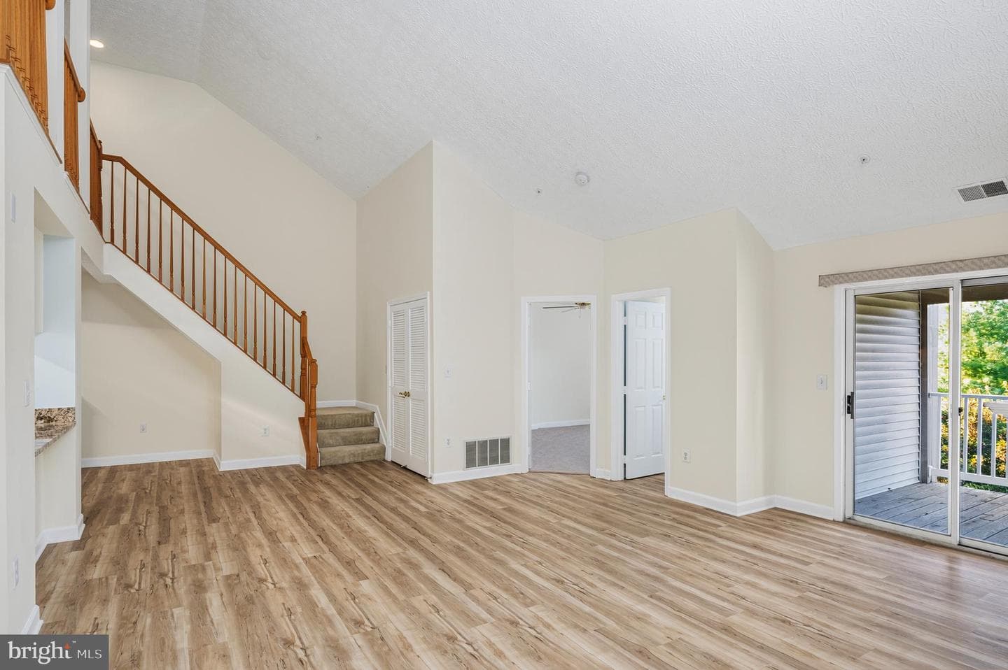 619 Admiral Drive #401 photo 6