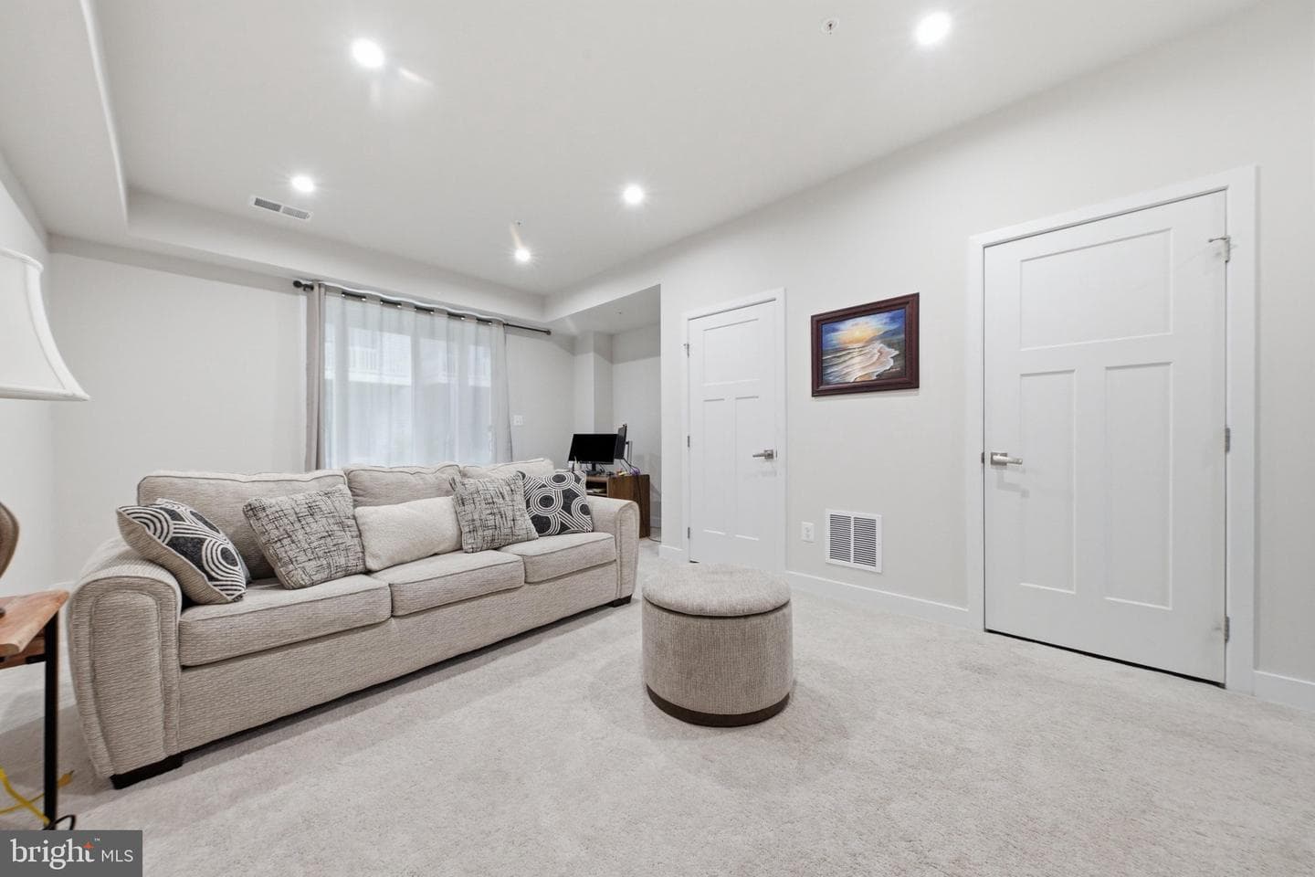 653 Lakemont Drive photo 11