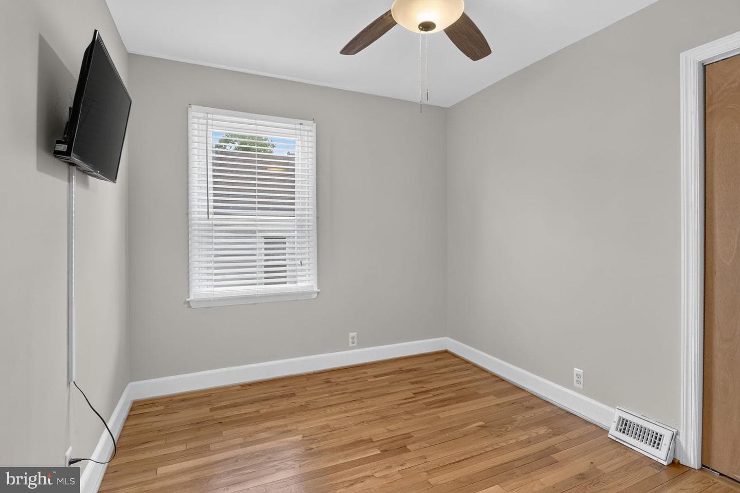8214 W West End Drive photo 15