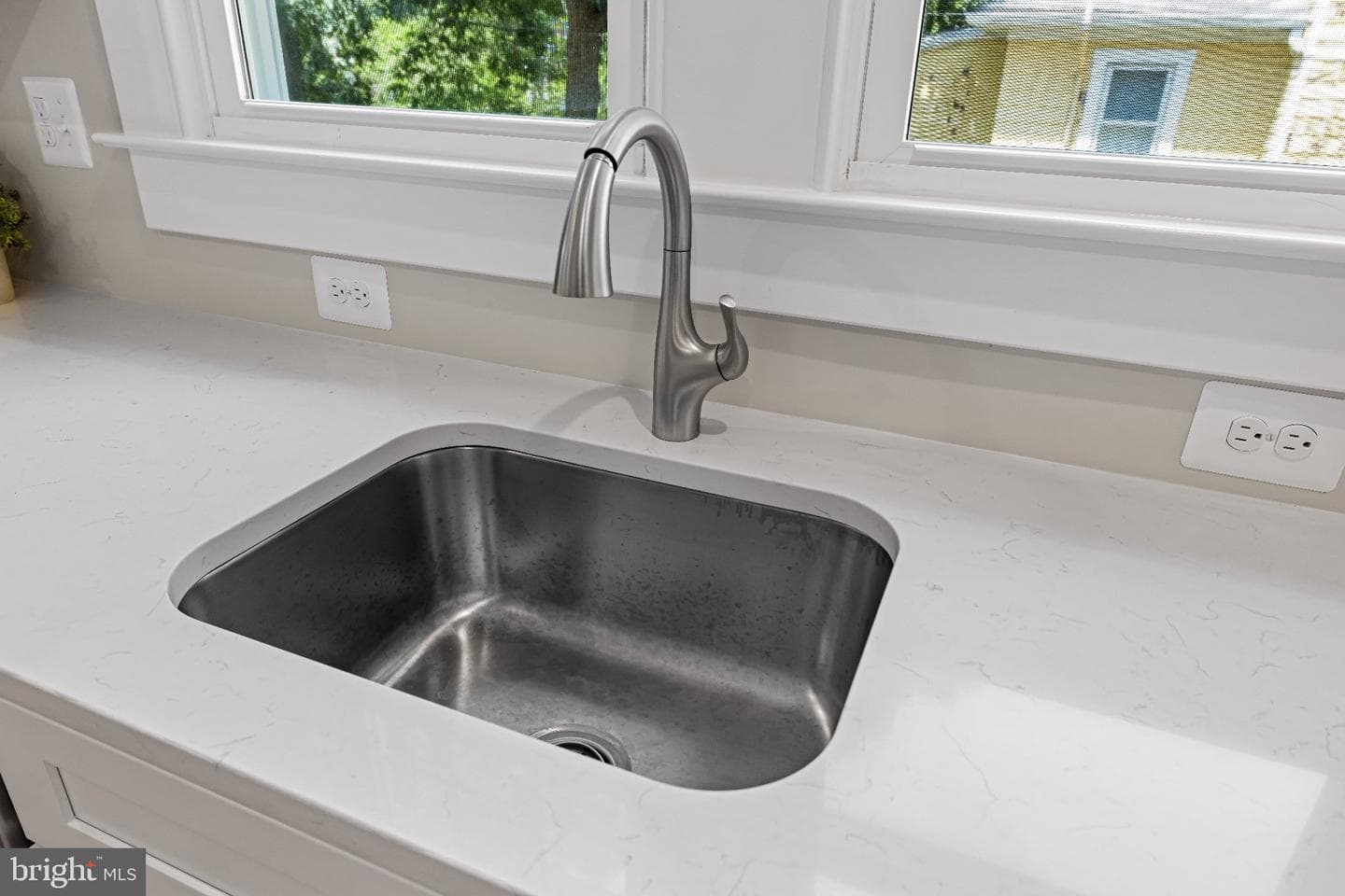 106 Sycamore Road photo 17