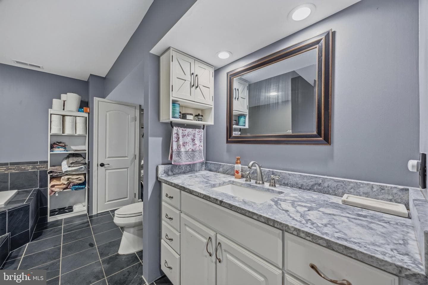 110 W Virginia Avenue photo 36