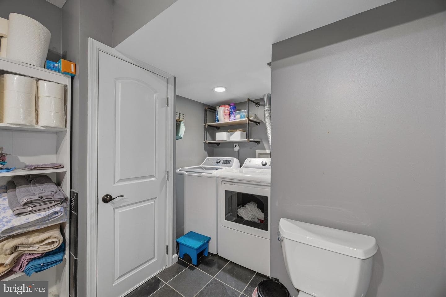 110 W Virginia Avenue photo 39