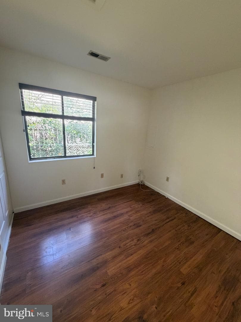 311 Londontown Road photo 13