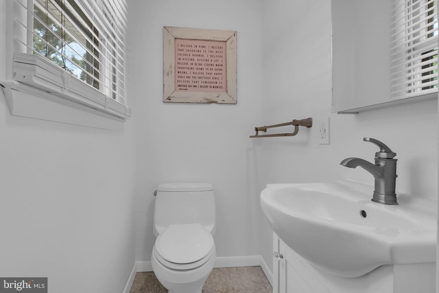 536 Manor Road photo 29