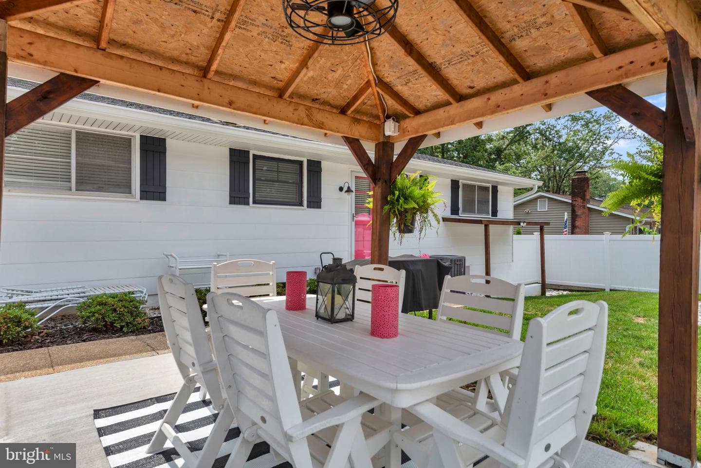 536 Manor Road photo 46