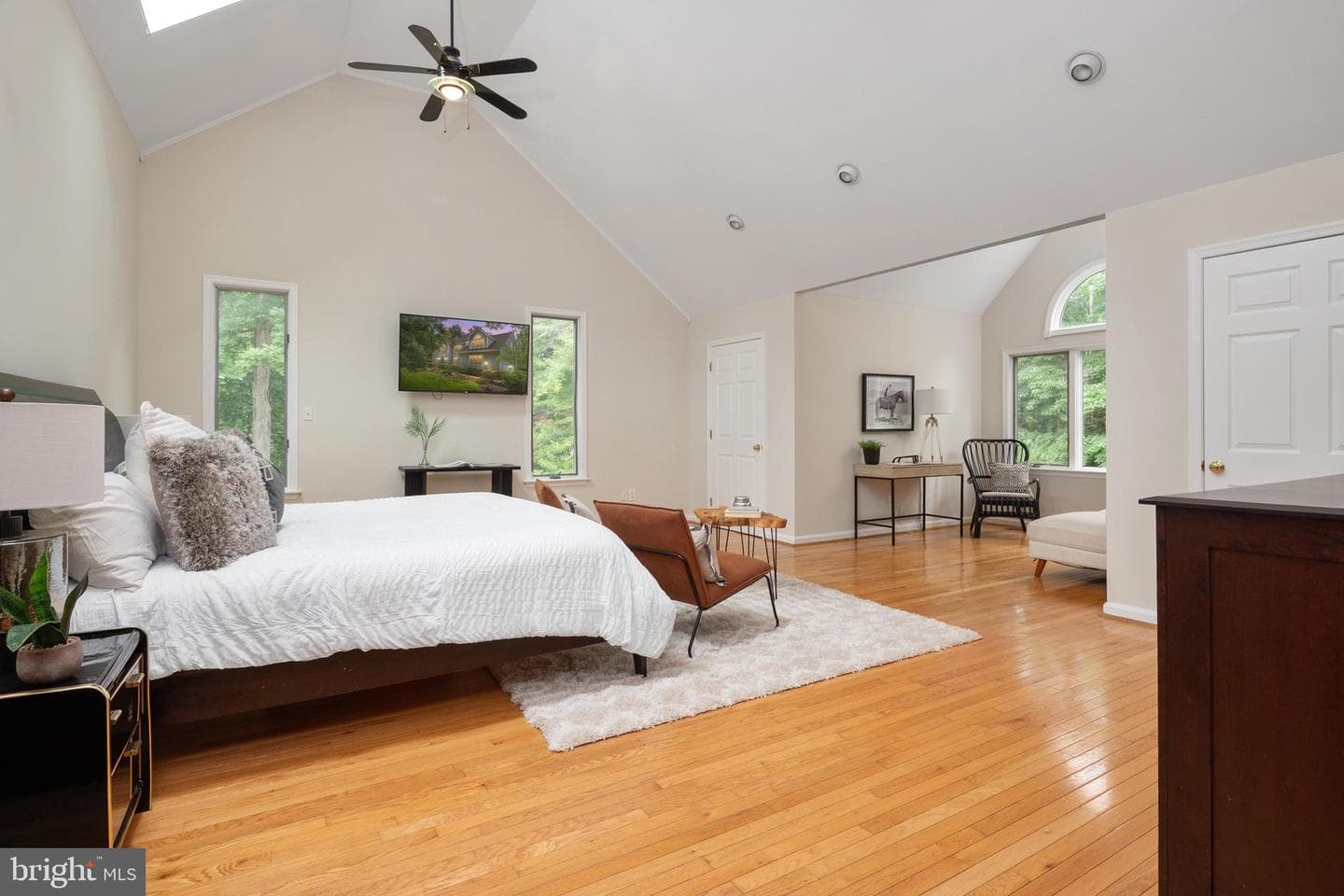 1499 Westcliff Drive photo 32