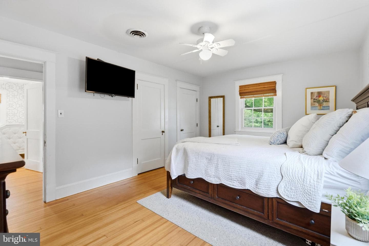 209 S Cherry Grove Avenue photo 24