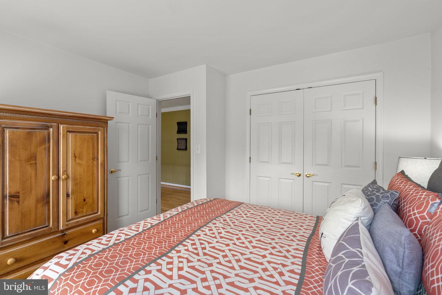 439 University Drive photo 32