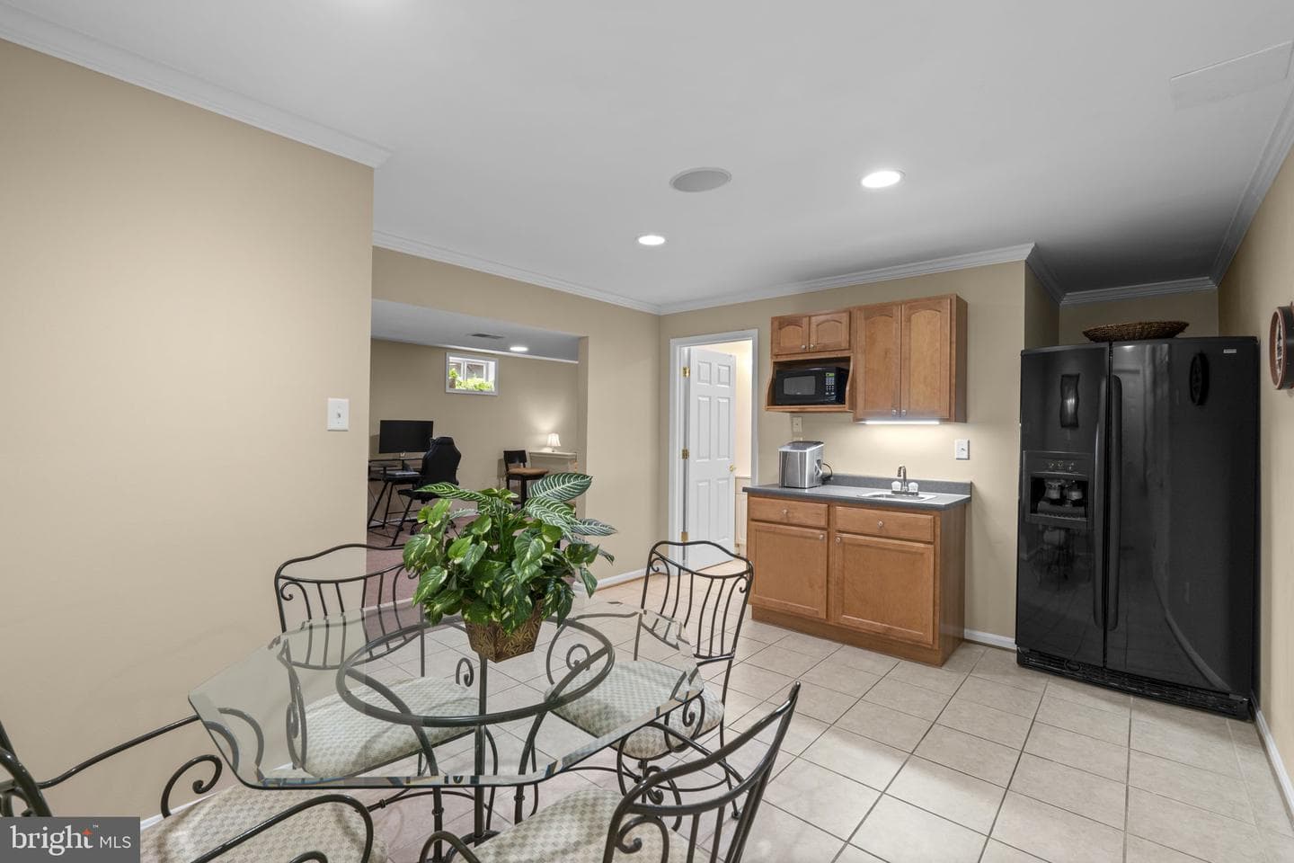 439 University Drive photo 35