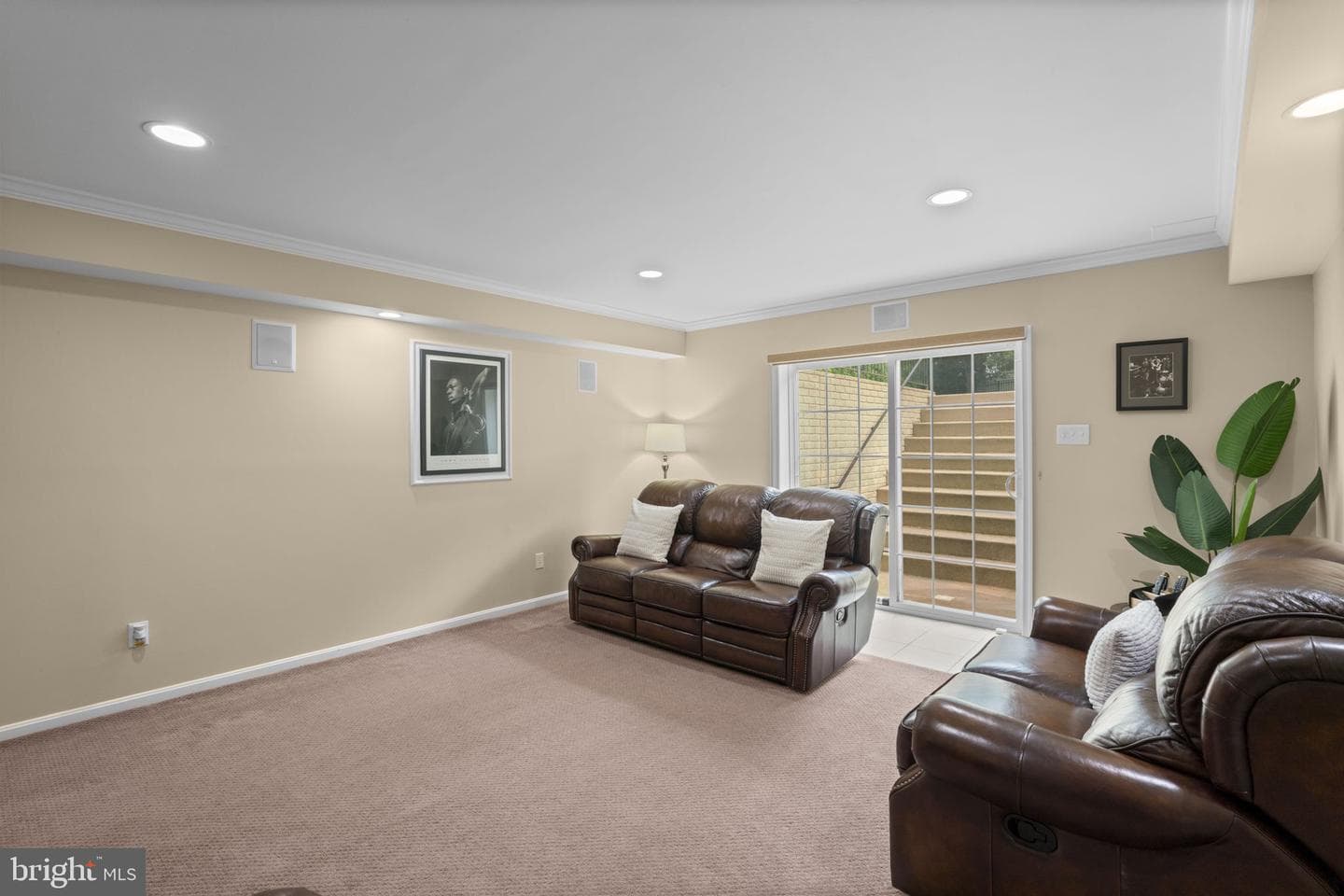 439 University Drive photo 41