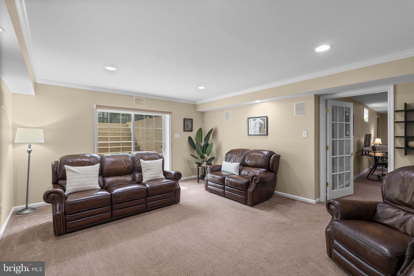 439 University Drive photo 42