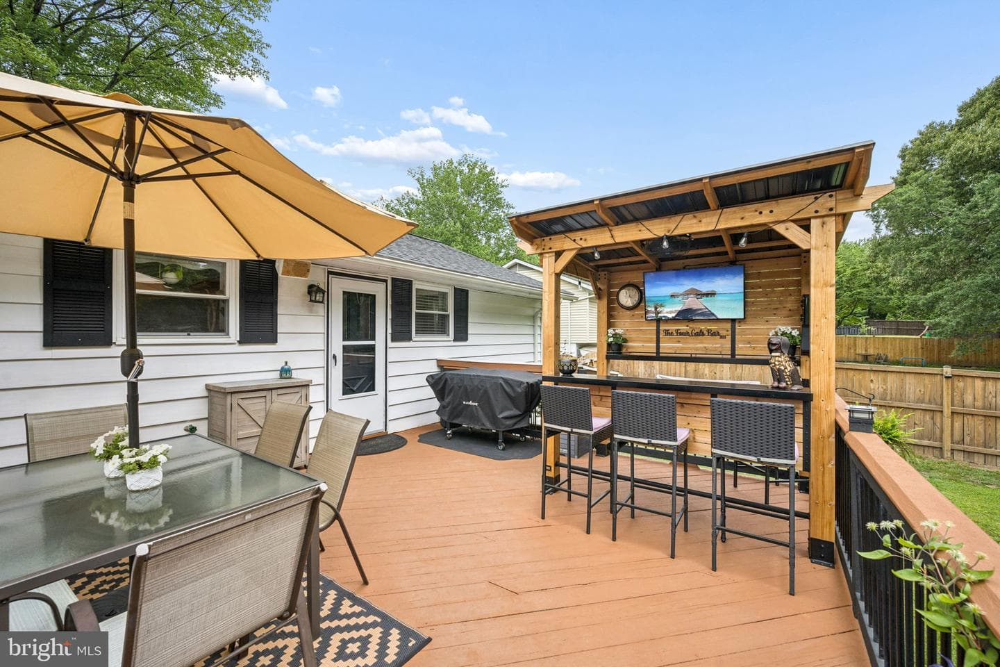 139 Magothy Beach Road, Pasadena