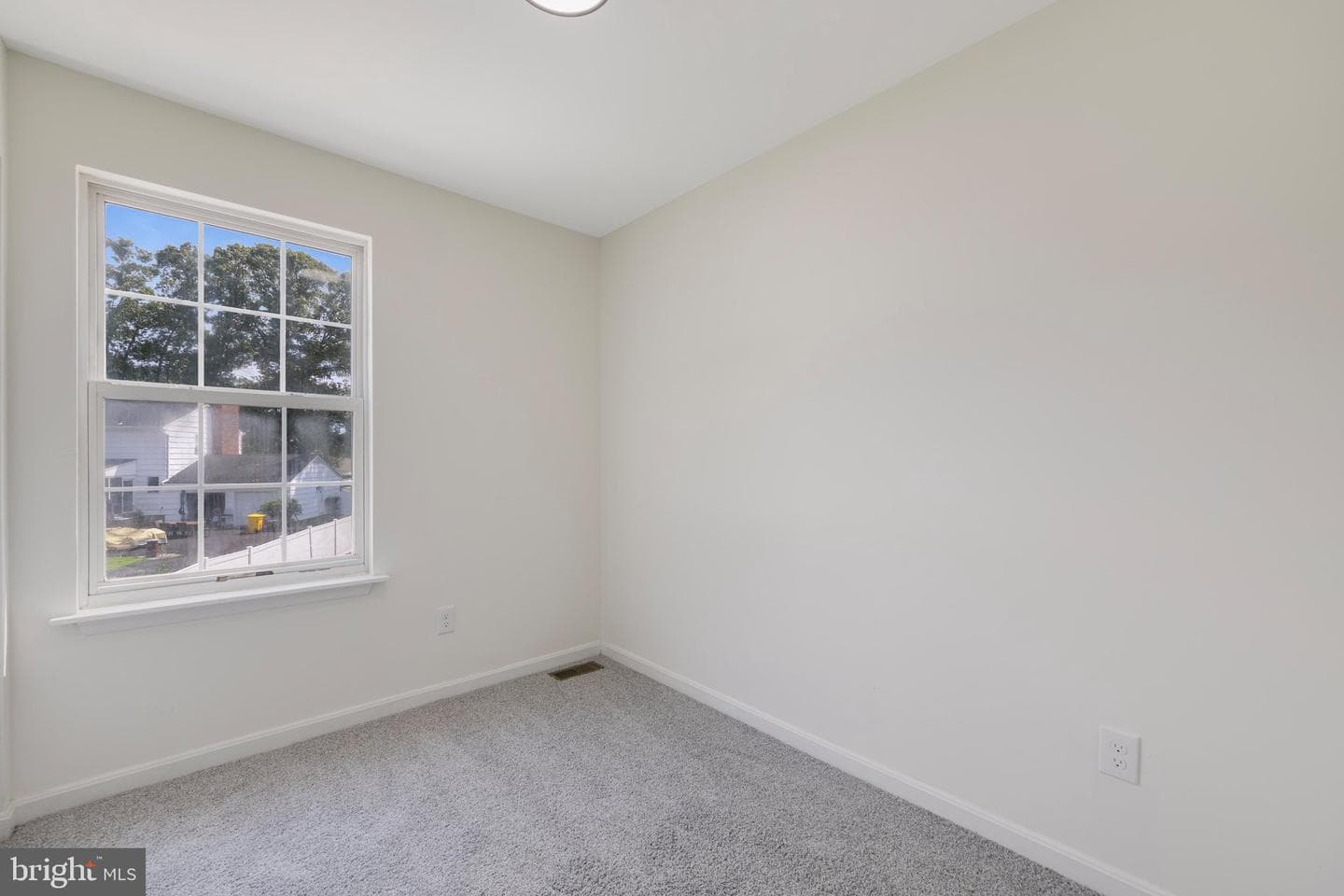 1018 Bell Avenue photo 16