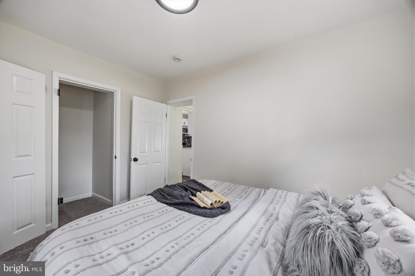 1561 Efford Road photo 22