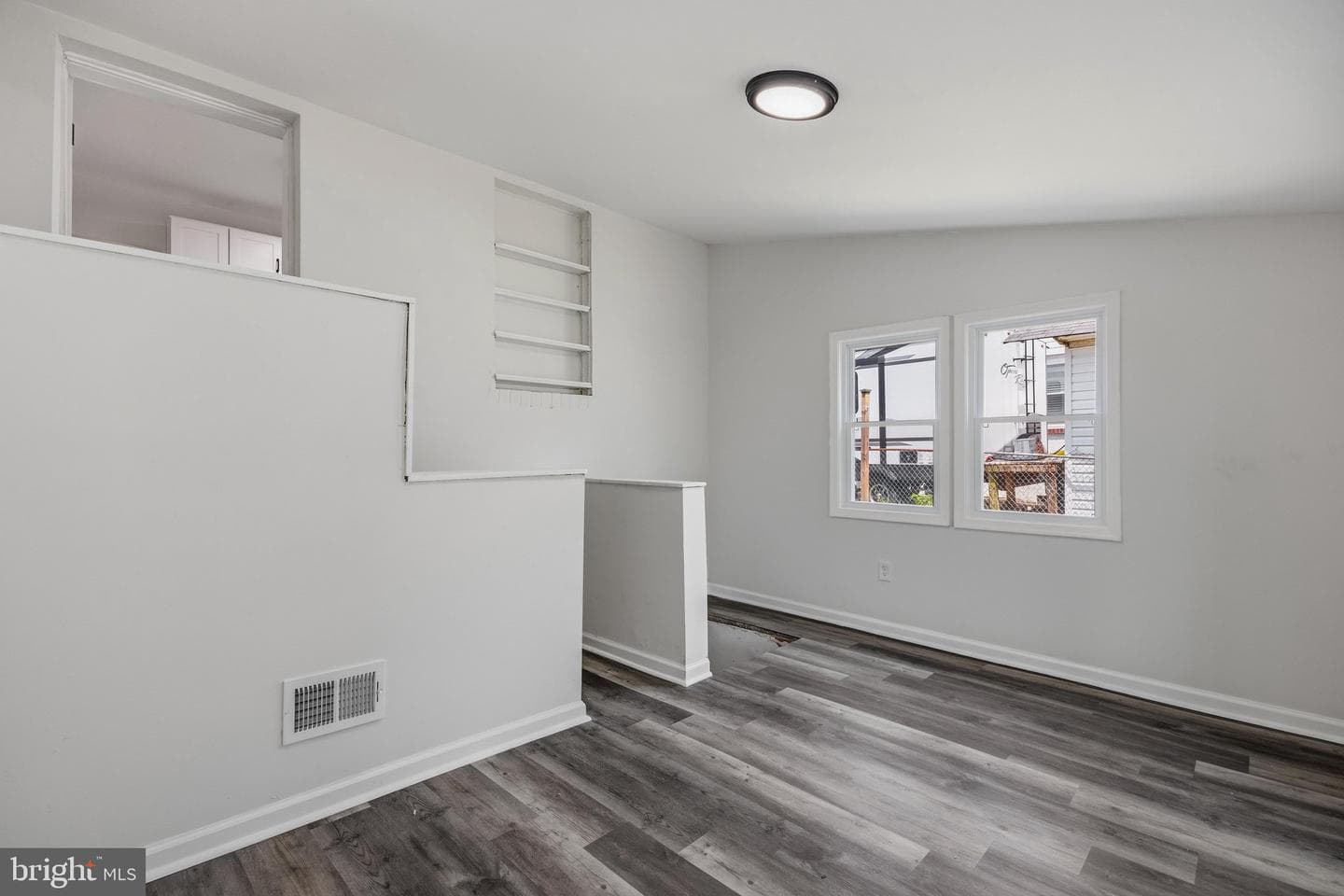 1561 Efford Road photo 58