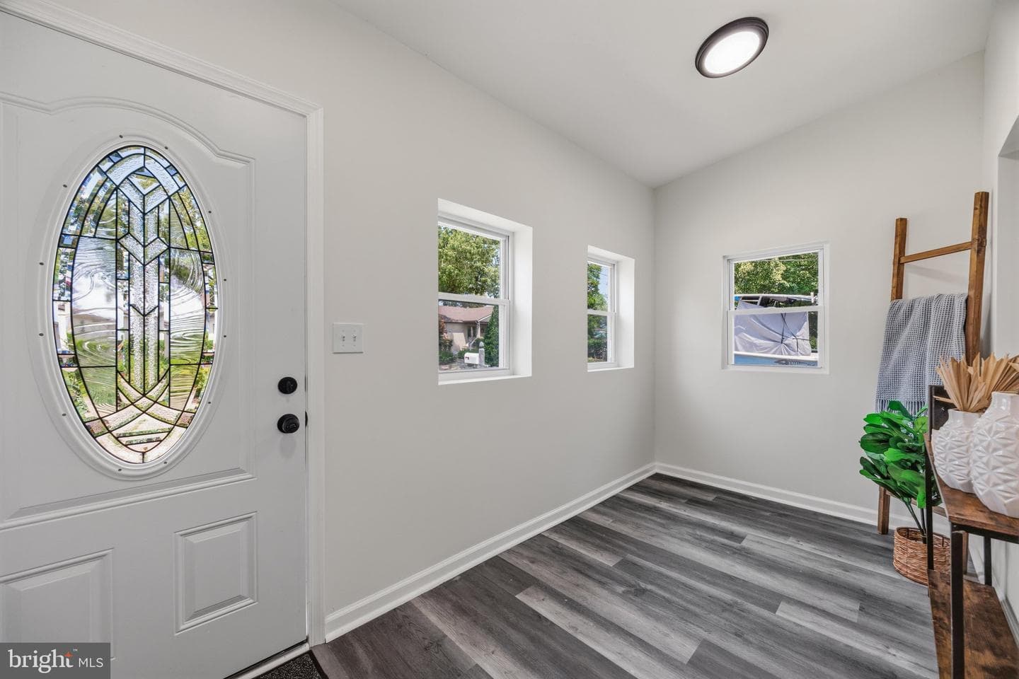 1561 Efford Road photo 7