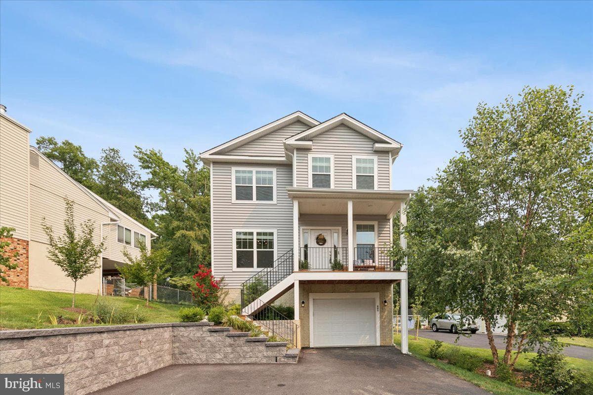 603 Overhill Drive photo 3