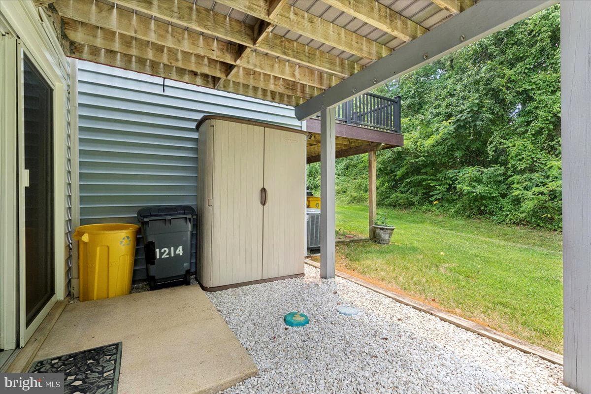 1214 Farley Court N photo 31