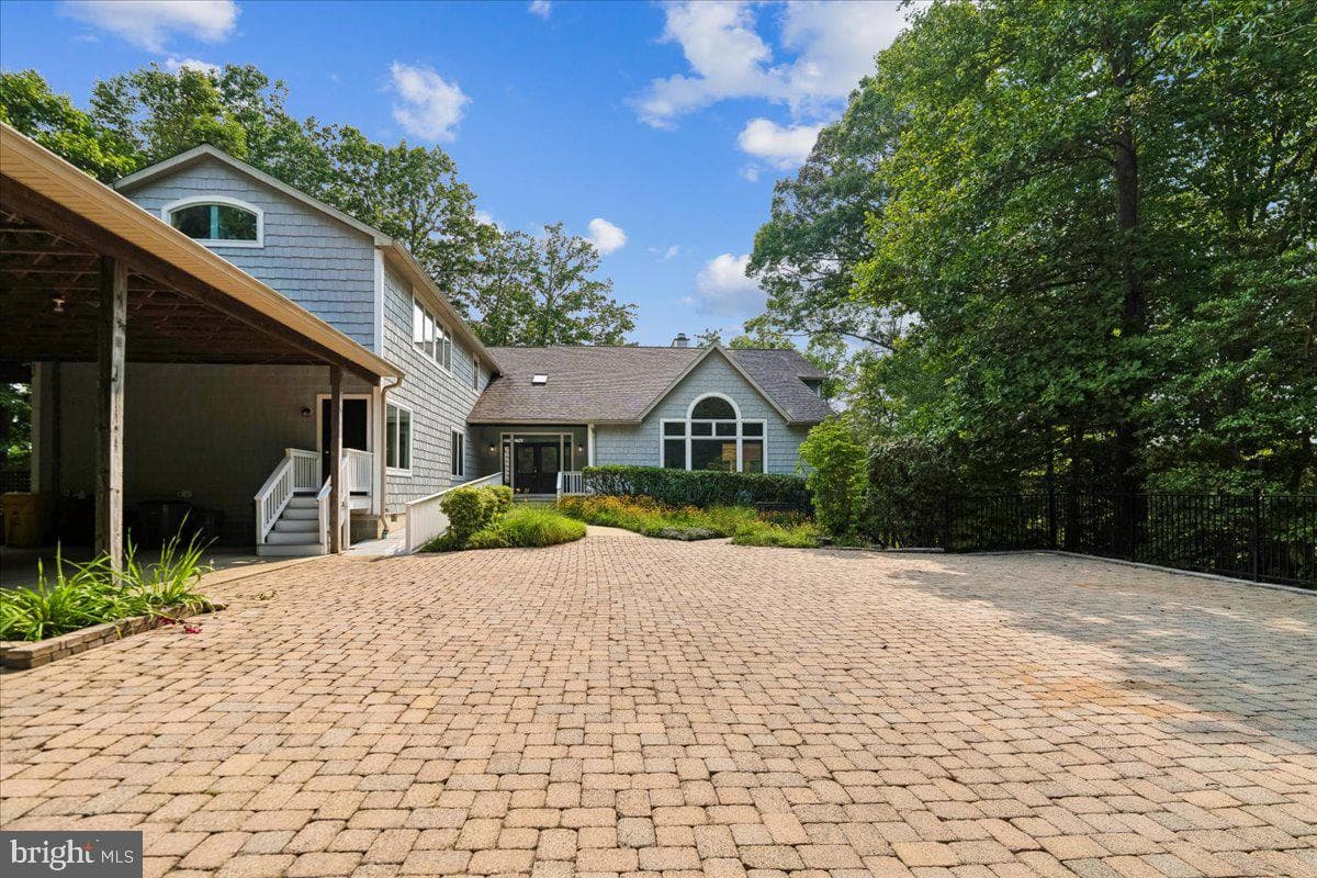 126 Gilbert Court photo 44