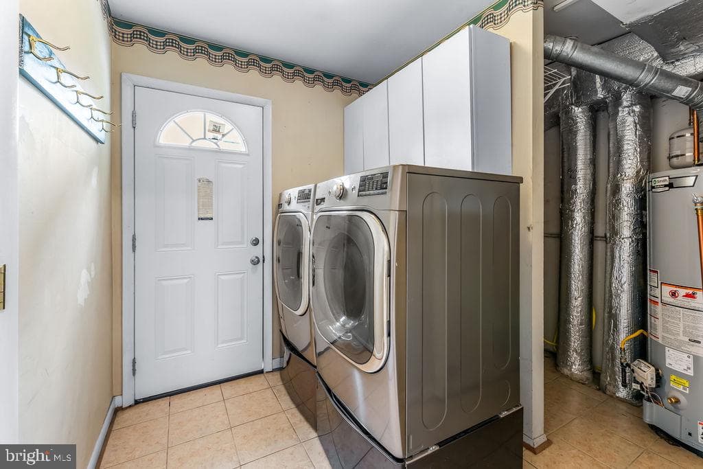 1782 Shaftsbury Avenue photo 24