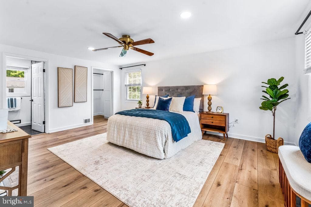 1782 Shaftsbury Avenue photo 42